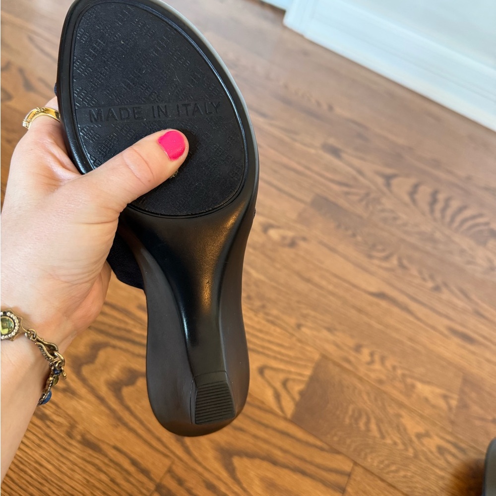 Italian Shoemakers Navy Sandals - Picture 6 of 6
